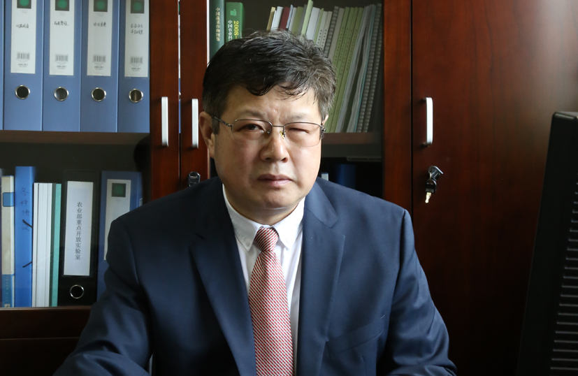 3张友军所长荣获中国农业科学院建院65 周年卓越奉献奖.jpg